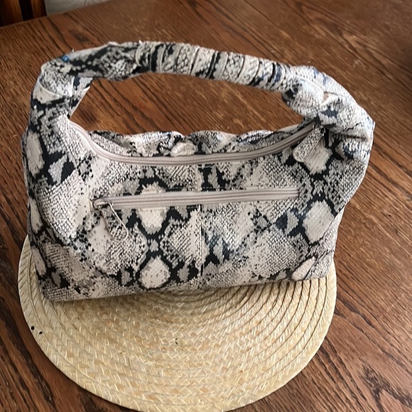 Animal Snake Print Baguette Hand Tote Bag - Picture 7 of 13